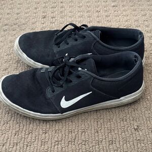 Nike Black and White Men's Sneakers